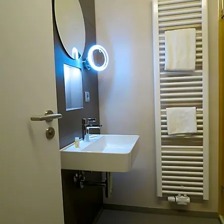 Neuthor Hotel 3*