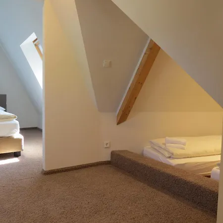 Otel Neuthor Ulm
