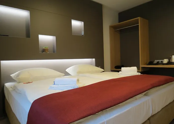 Neuthor Ξενοδοχείο 3*